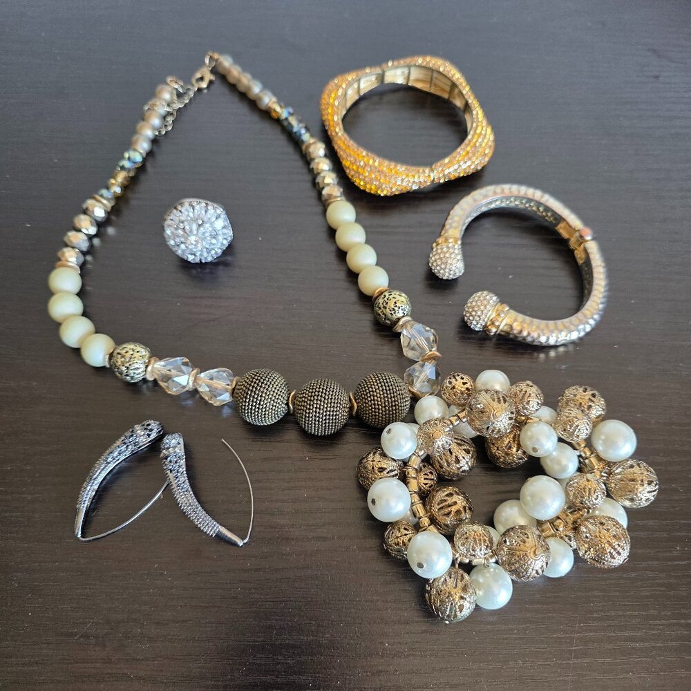Cute Lot of Vintage Costume Jewelry Necklace, Bracelets, Ring, Earrings